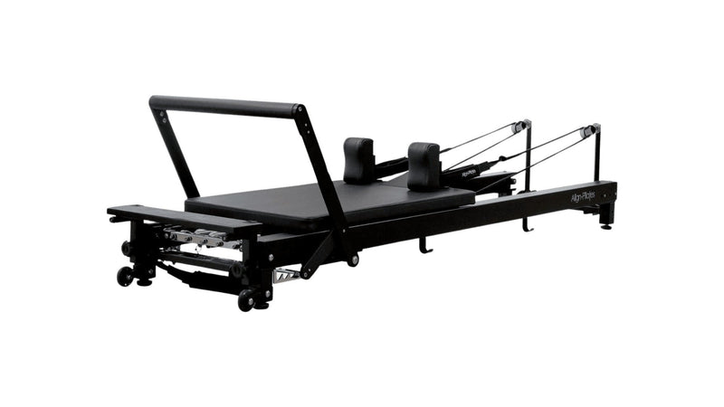 Align Pilates C8-Pro Noir, front angle view of the foot bar and carriage
