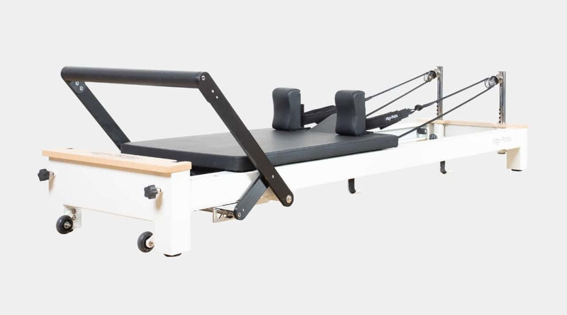 Align Pilates C8-S Pro, front angle view of the foot bar and carriage